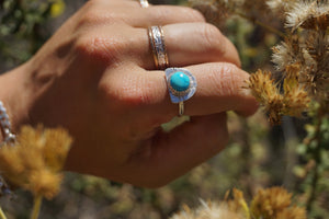 ‘Mini Feather Cut Ring #6 SIZE 7.5 // Sterling + Kingman Turquoise